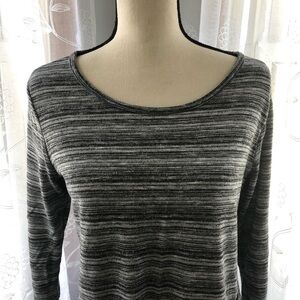 🎄 Denver Hayes black stripe 3/4 sleeve top L